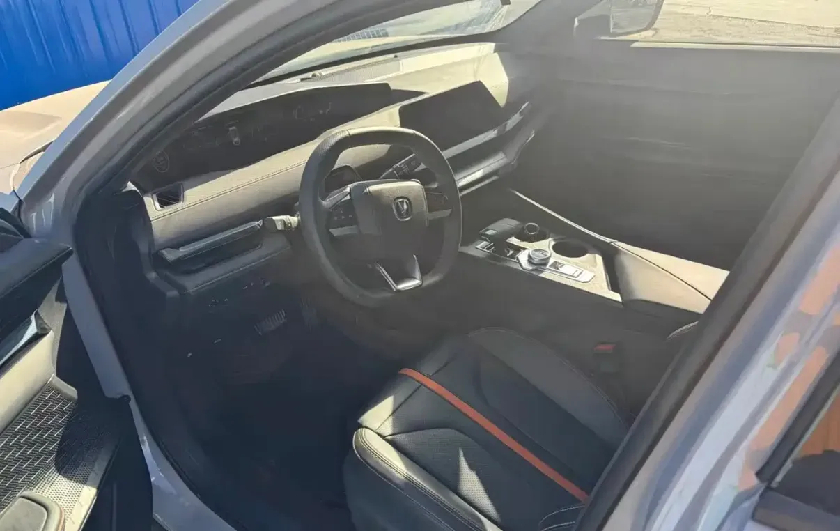 2024 ChangAn UNI-V 1.5T 188HP L4 7DCT,autocango,china used car exporter,china ev exporter,chinese used car exporter,chinese used ev exporter