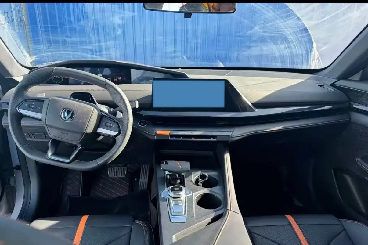 2024 ChangAn UNI-V 1.5T 188HP L4 7DCT,autocango,china used car exporter,china ev exporter,chinese used car exporter,chinese used ev exporter