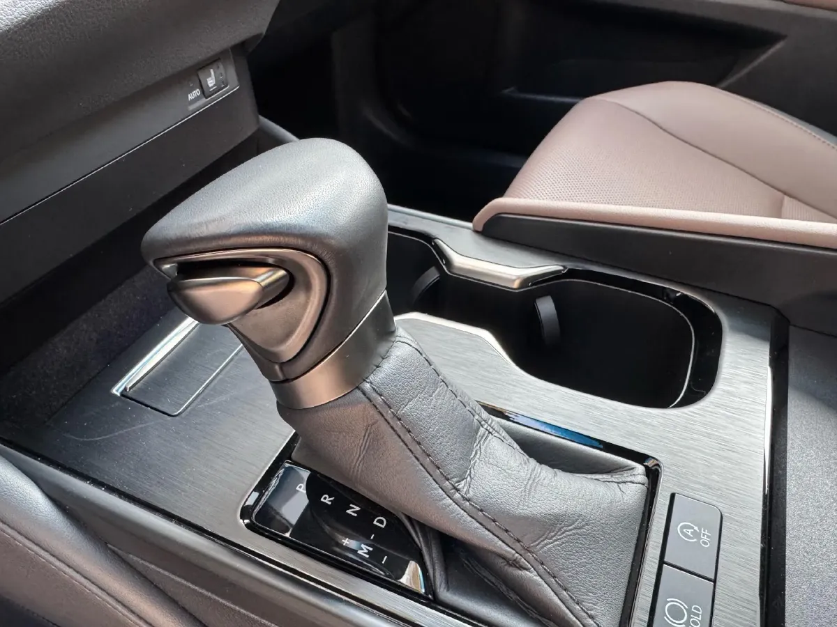 2023 Lexus ES 2.0L 173HP L4 CVT,autocango,china used car exporter,china ev exporter,chinese used car exporter,chinese used ev exporter