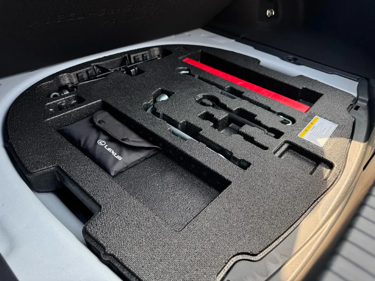 2023 Lexus ES 2.0L 173HP L4 CVT,autocango,china used car exporter,china ev exporter,chinese used car exporter,chinese used ev exporter