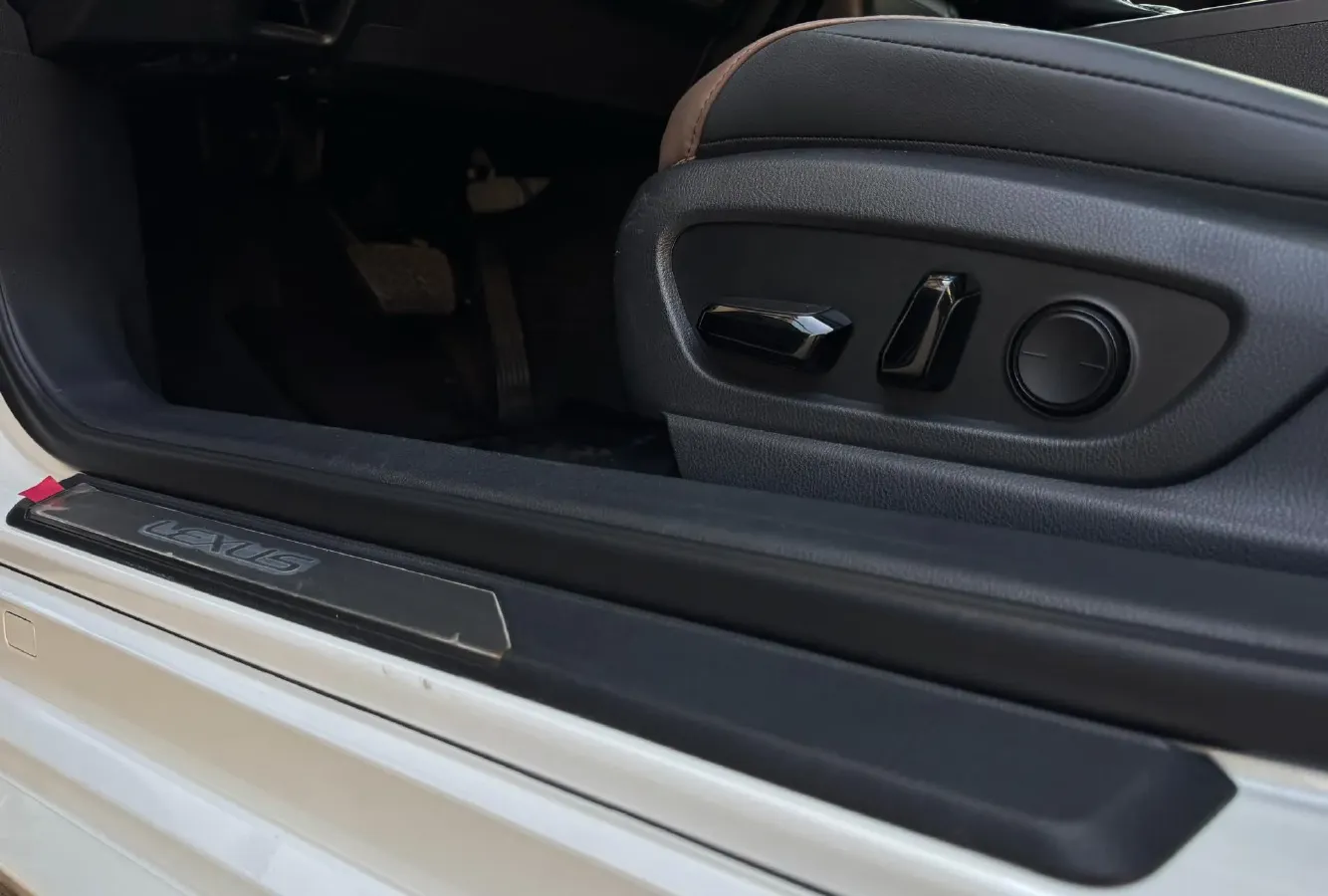 2023 Lexus ES 2.0L 173HP L4 CVT,autocango,china used car exporter,china ev exporter,chinese used car exporter,chinese used ev exporter