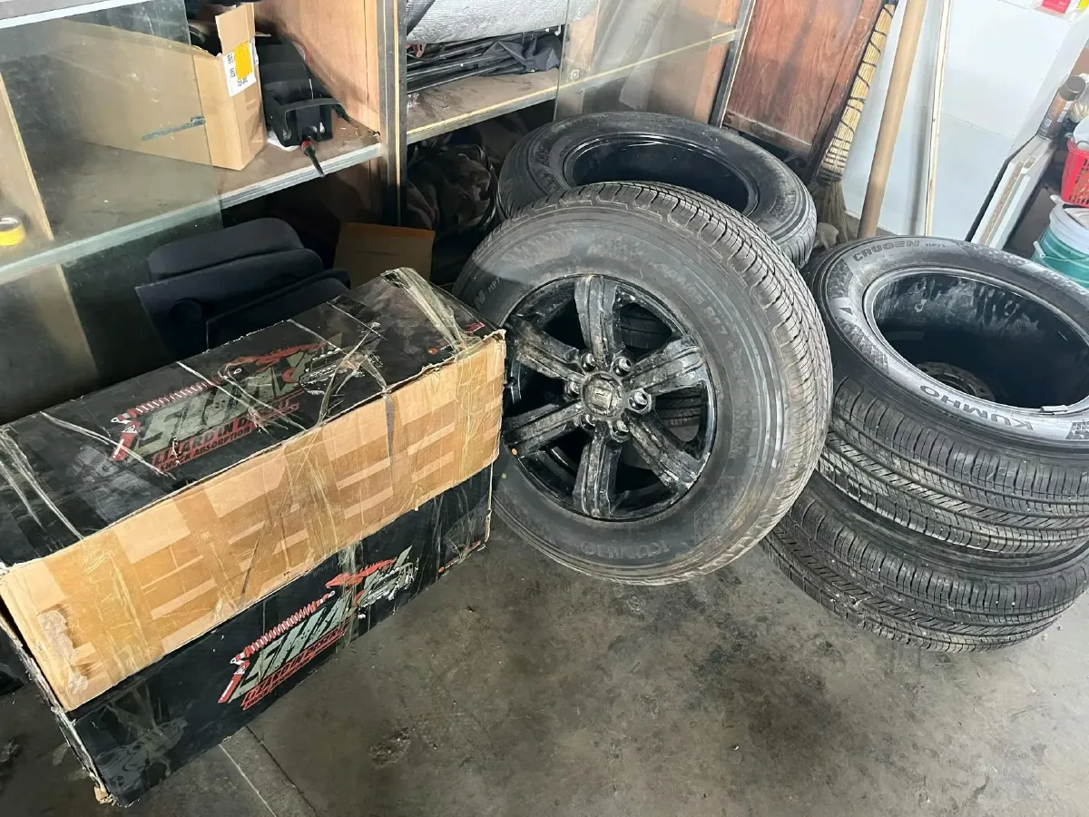 2024 Tank 300 2.0T 227HP L4 8AT,autocango,china used car exporter,china ev exporter,chinese used car exporter,chinese used ev exporter