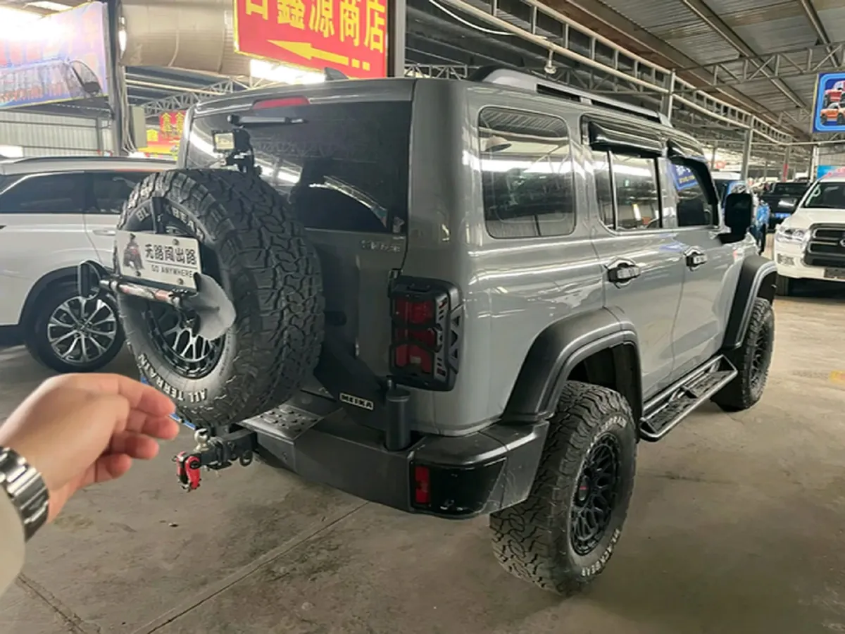 2024 Tank 300 2.0T 227HP L4 8AT,autocango,china used car exporter,china ev exporter,chinese used car exporter,chinese used ev exporter