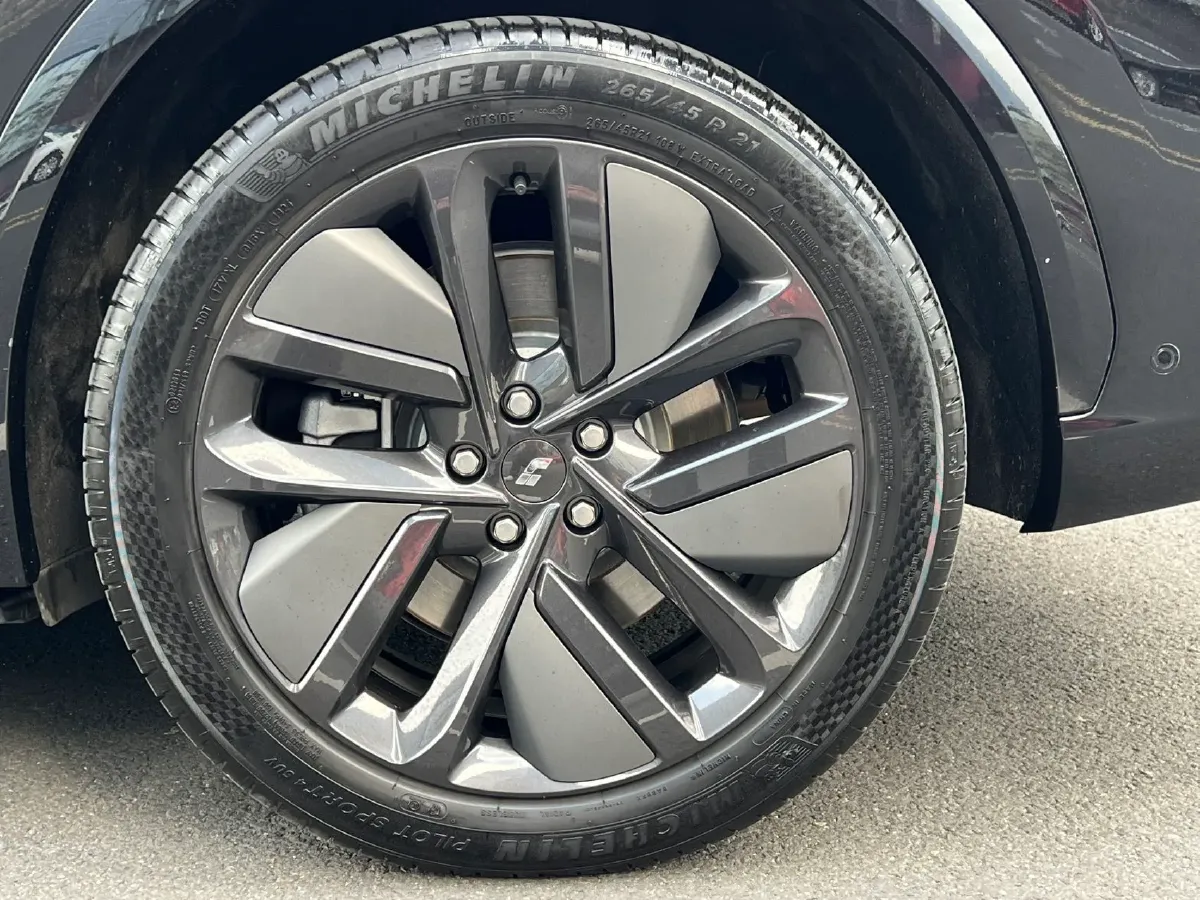 2024 Li L8 Range Extended 154HP REEV 42.8KWH,autocango,china used car exporter,china ev exporter,chinese used car exporter,chinese used ev exporter