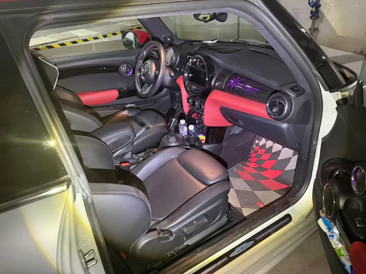 2020 MINI JCW 2.0T 231HP L4 8AT,autocango,china used car exporter,china ev exporter,chinese used car exporter,chinese used ev exporter