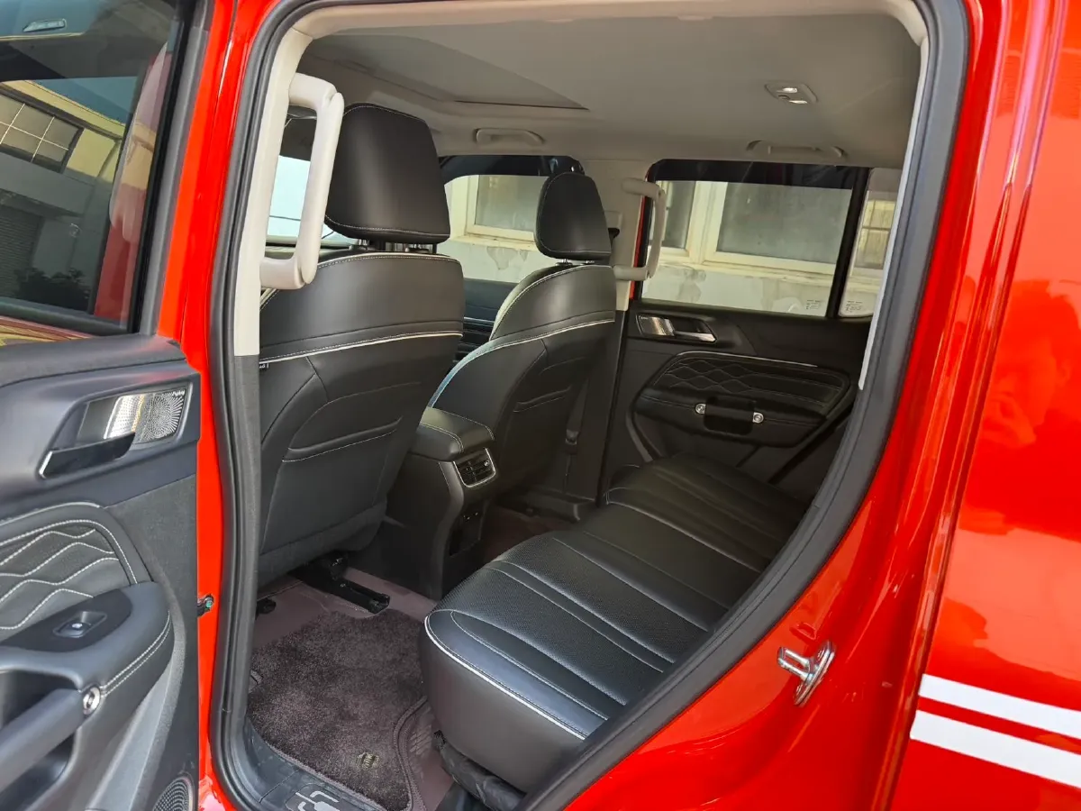 2024 Tank 300 2.0T 227HP L4 8AT,autocango,china used car exporter,china ev exporter,chinese used car exporter,chinese used ev exporter