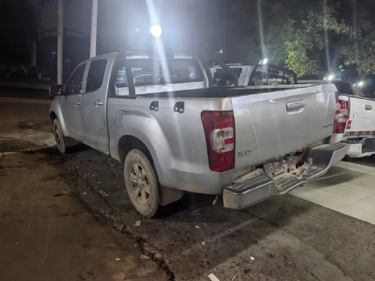 2020 JMC BaoDian 2.5T 140HP L4 5MT,autocango,china used car exporter,china ev exporter,chinese used car exporter,chinese used ev exporter