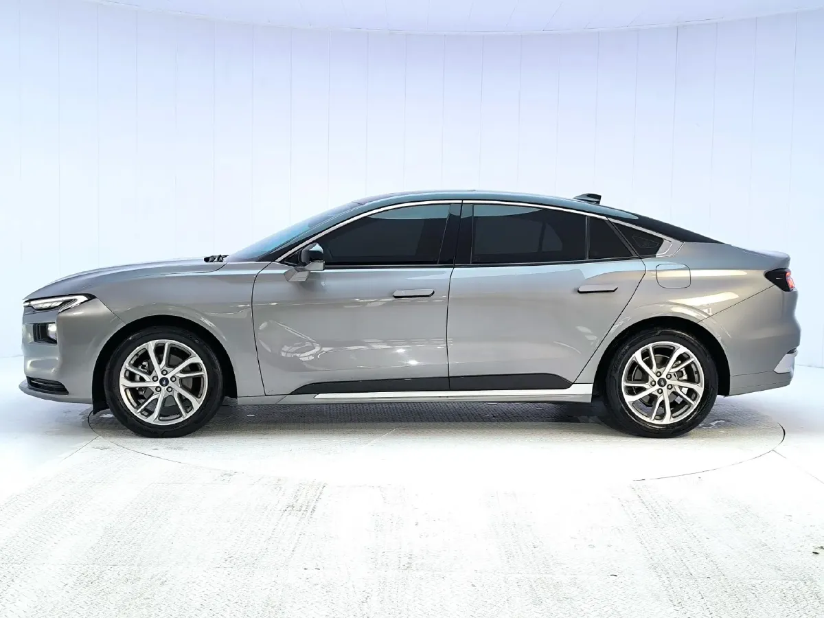 2022 Ford Mondeo 2.0T 238HP L4 8AT,autocango,china used car exporter,china ev exporter,chinese used car exporter,chinese used ev exporter