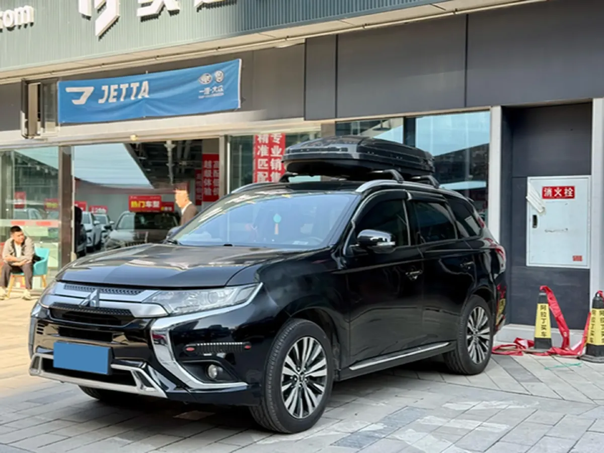 2021 Mitsubishi Outlander 2.0L 166HP L4 CVT,autocango,china used car exporter,china ev exporter,chinese used car exporter,chinese used ev exporter