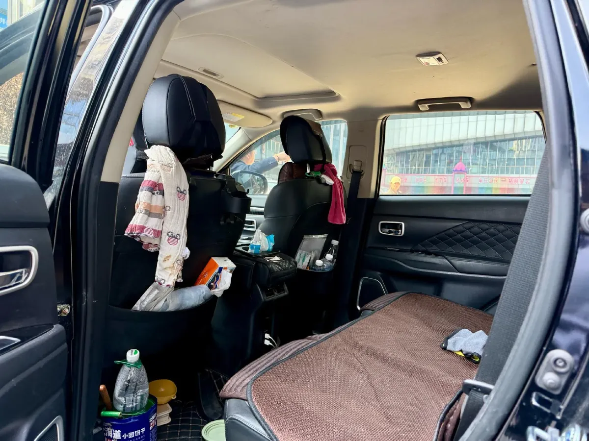 2021 Mitsubishi Outlander 2.0L 166HP L4 CVT,autocango,china used car exporter,china ev exporter,chinese used car exporter,chinese used ev exporter