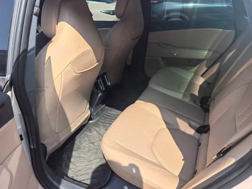 2024 ARCFOX αT5 BEV 79.2KWH,autocango,china used car exporter,china ev exporter,chinese used car exporter,chinese used ev exporter