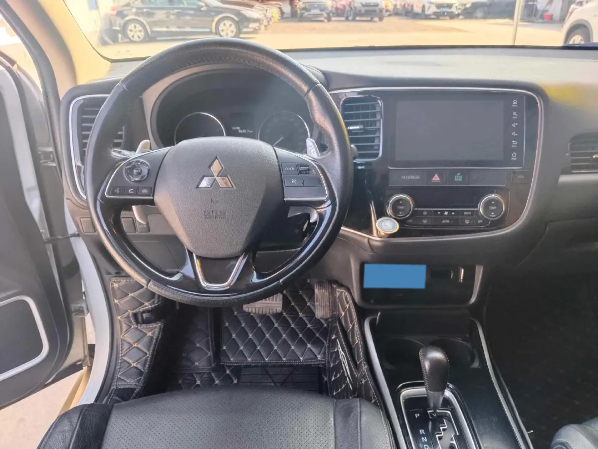 2018 Mitsubishi Outlander 2.4L 192HP L4 CVT,autocango,china used car exporter,china ev exporter,chinese used car exporter,chinese used ev exporter