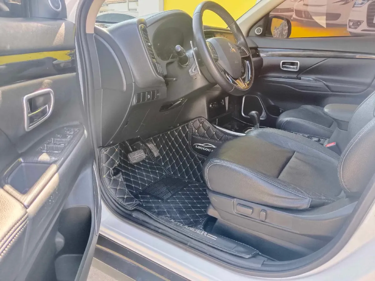 2018 Mitsubishi Outlander 2.4L 192HP L4 CVT,autocango,china used car exporter,china ev exporter,chinese used car exporter,chinese used ev exporter