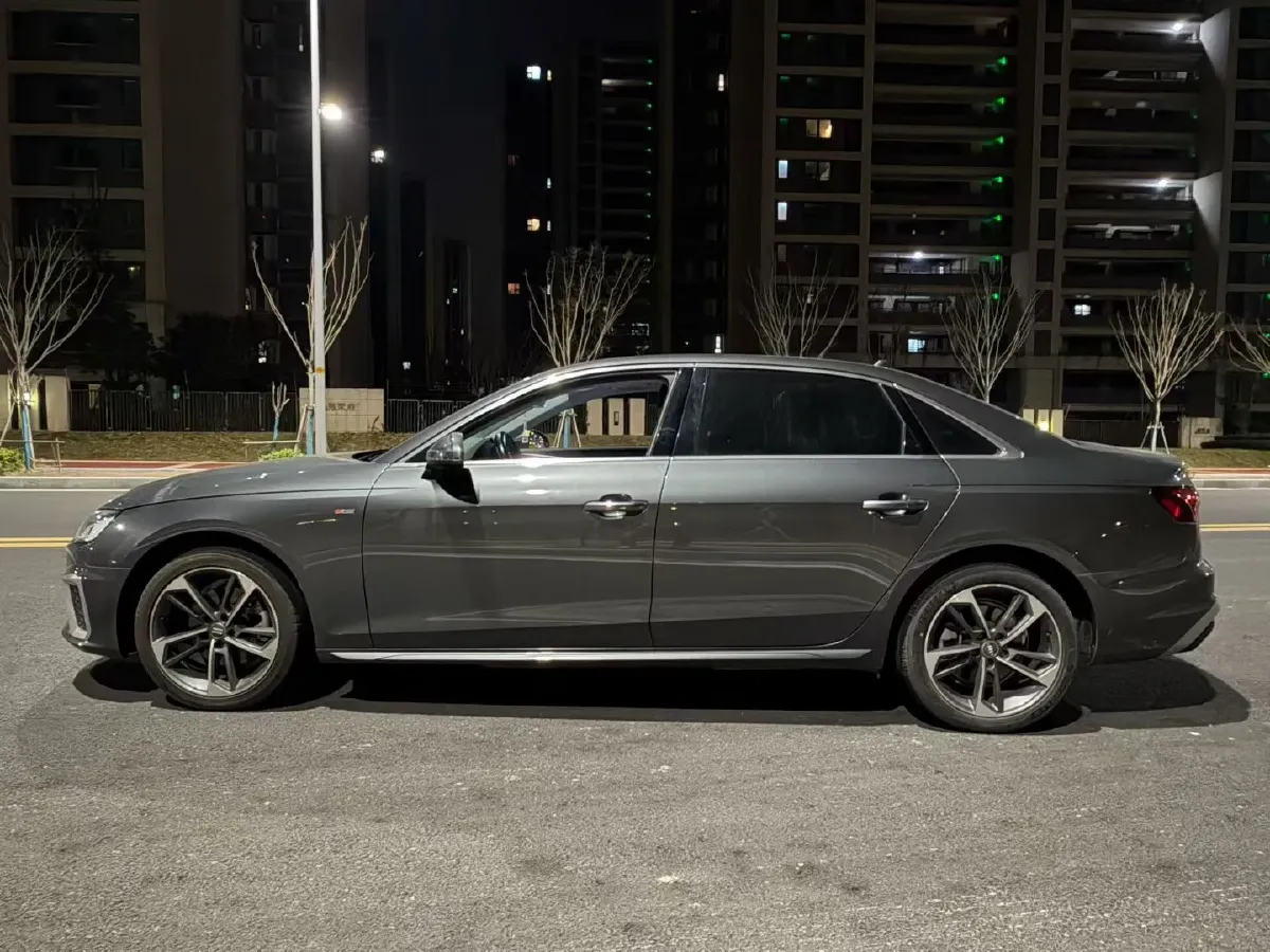 2020 Audi A4L 2.0T 190HP L4 7DCT,autocango,china used car exporter,china ev exporter,chinese used car exporter,chinese used ev exporter