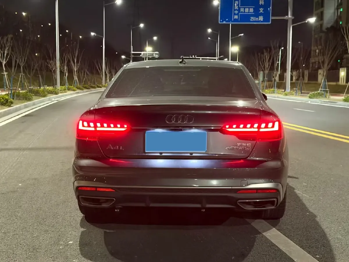 2020 Audi A4L 2.0T 190HP L4 7DCT,autocango,china used car exporter,china ev exporter,chinese used car exporter,chinese used ev exporter