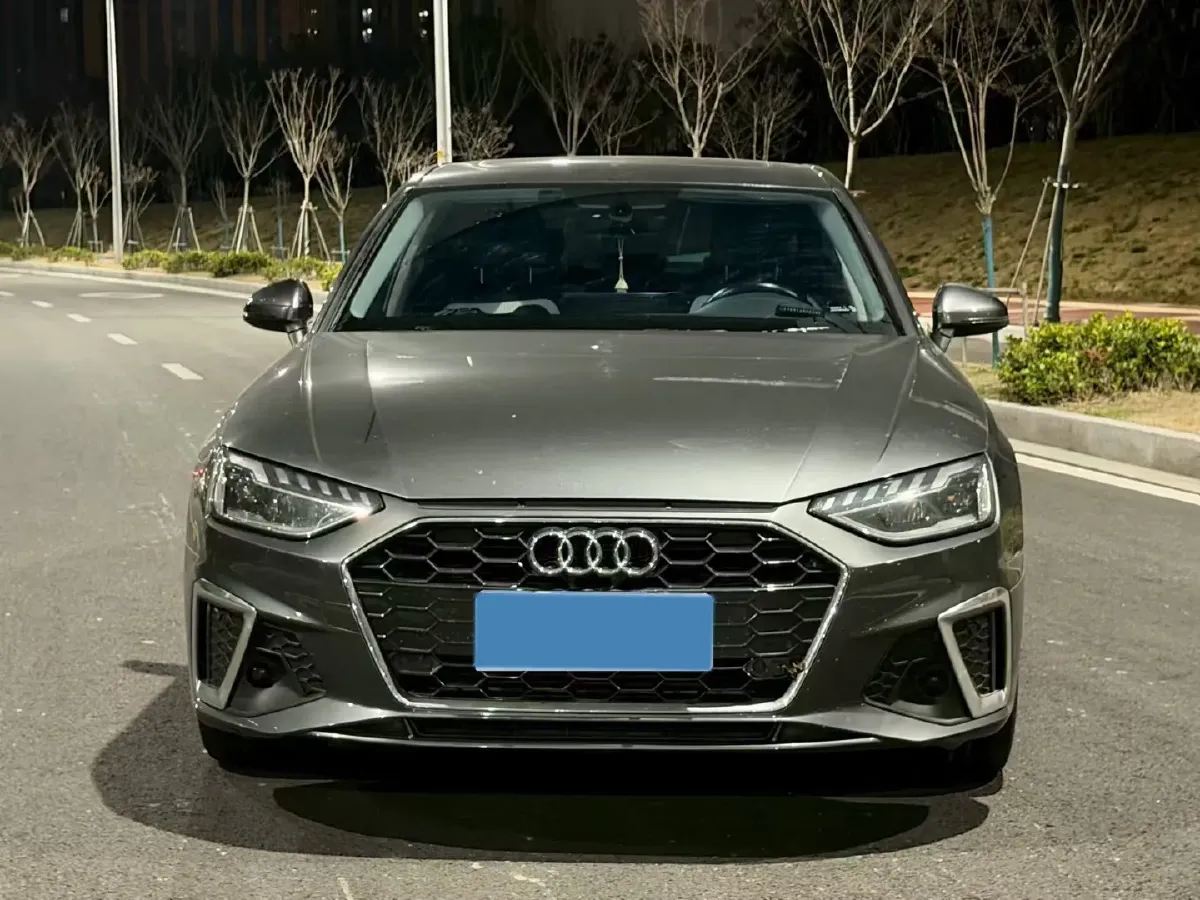 2020 Audi A4L 2.0T 190HP L4 7DCT,autocango,china used car exporter,china ev exporter,chinese used car exporter,chinese used ev exporter