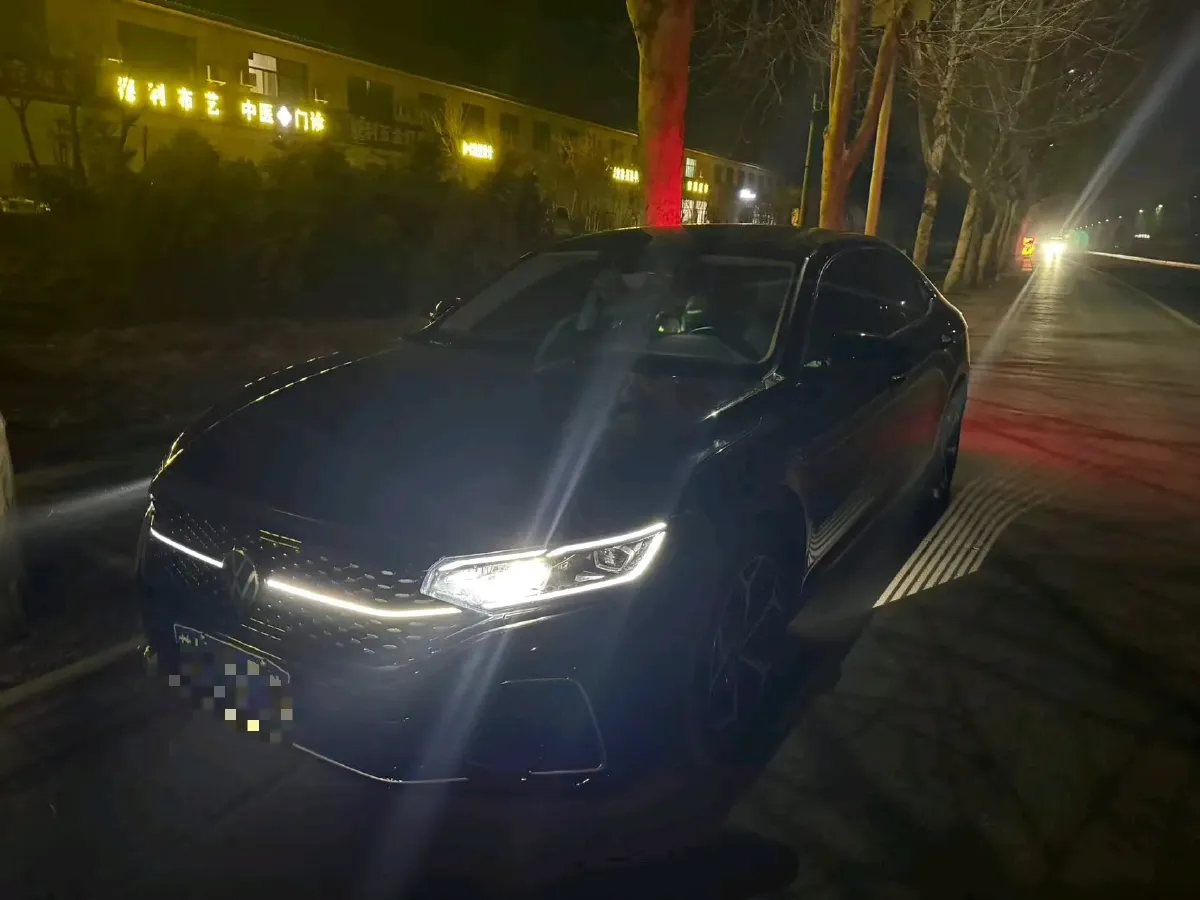 2024 Volkswagen Passat 2.0T 220HP L4 7DCT,autocango,china used car exporter,china ev exporter,chinese used car exporter,chinese used ev exporter