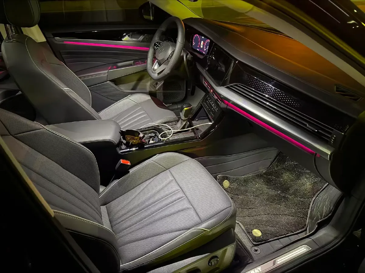 2024 Volkswagen Passat 2.0T 220HP L4 7DCT,autocango,china used car exporter,china ev exporter,chinese used car exporter,chinese used ev exporter