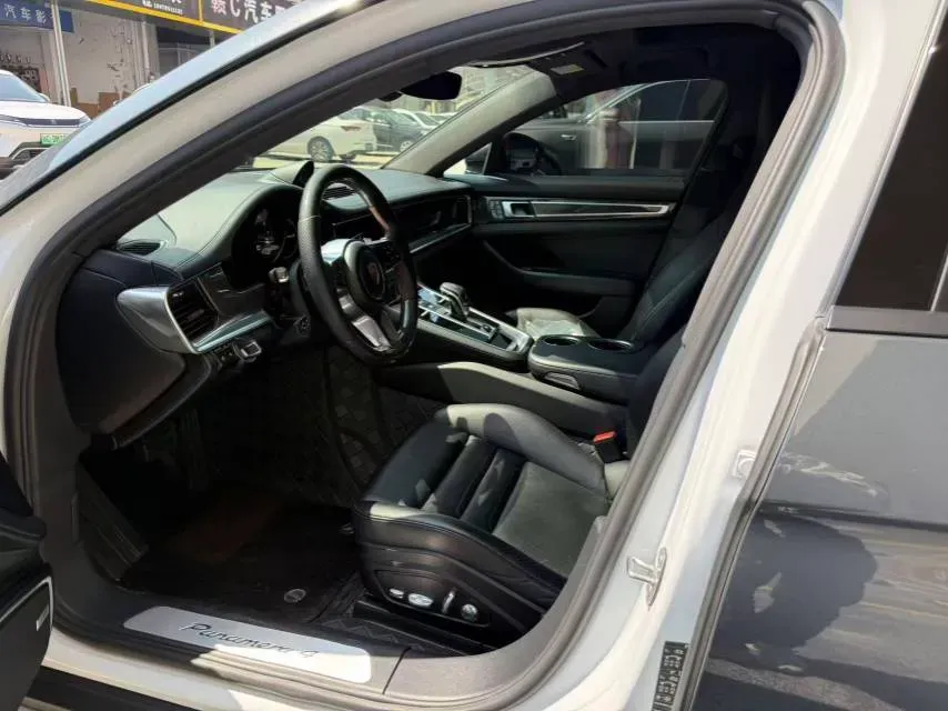 2019 Porsche Panamera 2.9T 330HP V6 8DCT,autocango,china used car exporter,china ev exporter,chinese used car exporter,chinese used ev exporter