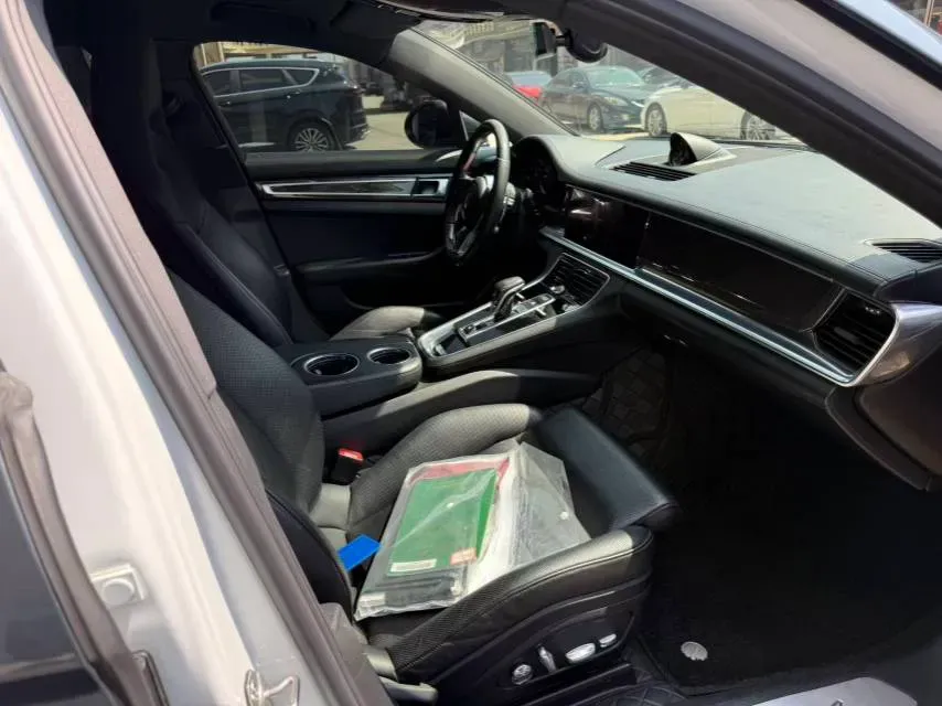 2019 Porsche Panamera 2.9T 330HP V6 8DCT,autocango,china used car exporter,china ev exporter,chinese used car exporter,chinese used ev exporter