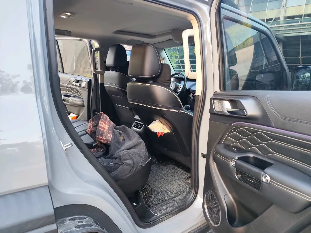 2021 Tank 300 2.0T 227HP L4 8AT,autocango,china used car exporter,china ev exporter,chinese used car exporter,chinese used ev exporter