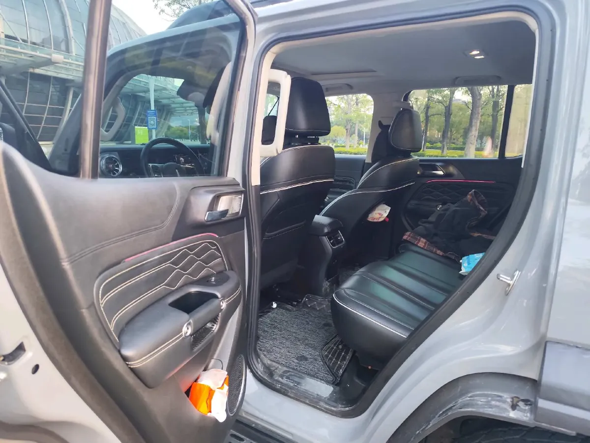 2021 Tank 300 2.0T 227HP L4 8AT,autocango,china used car exporter,china ev exporter,chinese used car exporter,chinese used ev exporter