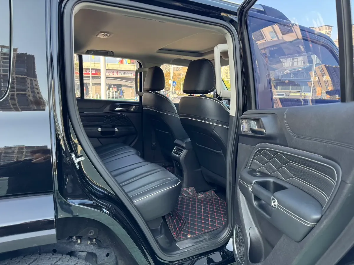 2023 Tank 300 2.0T 227HP L4 8AT,autocango,china used car exporter,china ev exporter,chinese used car exporter,chinese used ev exporter