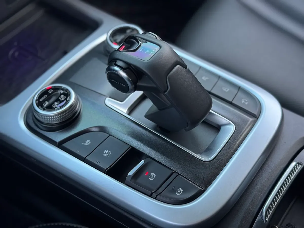 2023 Tank 300 2.0T 227HP L4 8AT,autocango,china used car exporter,china ev exporter,chinese used car exporter,chinese used ev exporter