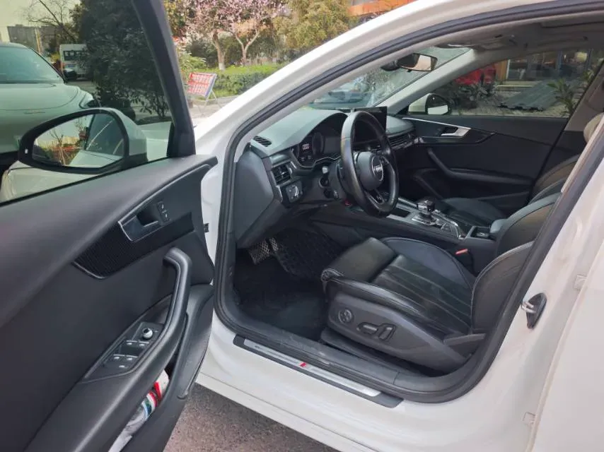 2020 Audi A4L 2.0T 190HP L4 7DCT,autocango,china used car exporter,china ev exporter,chinese used car exporter,chinese used ev exporter