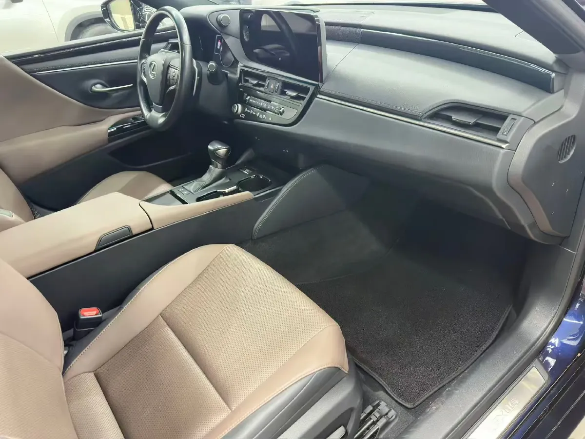 2023 Lexus ES 2.5L 204HP L4 8AT,autocango,china used car exporter,china ev exporter,chinese used car exporter,chinese used ev exporter