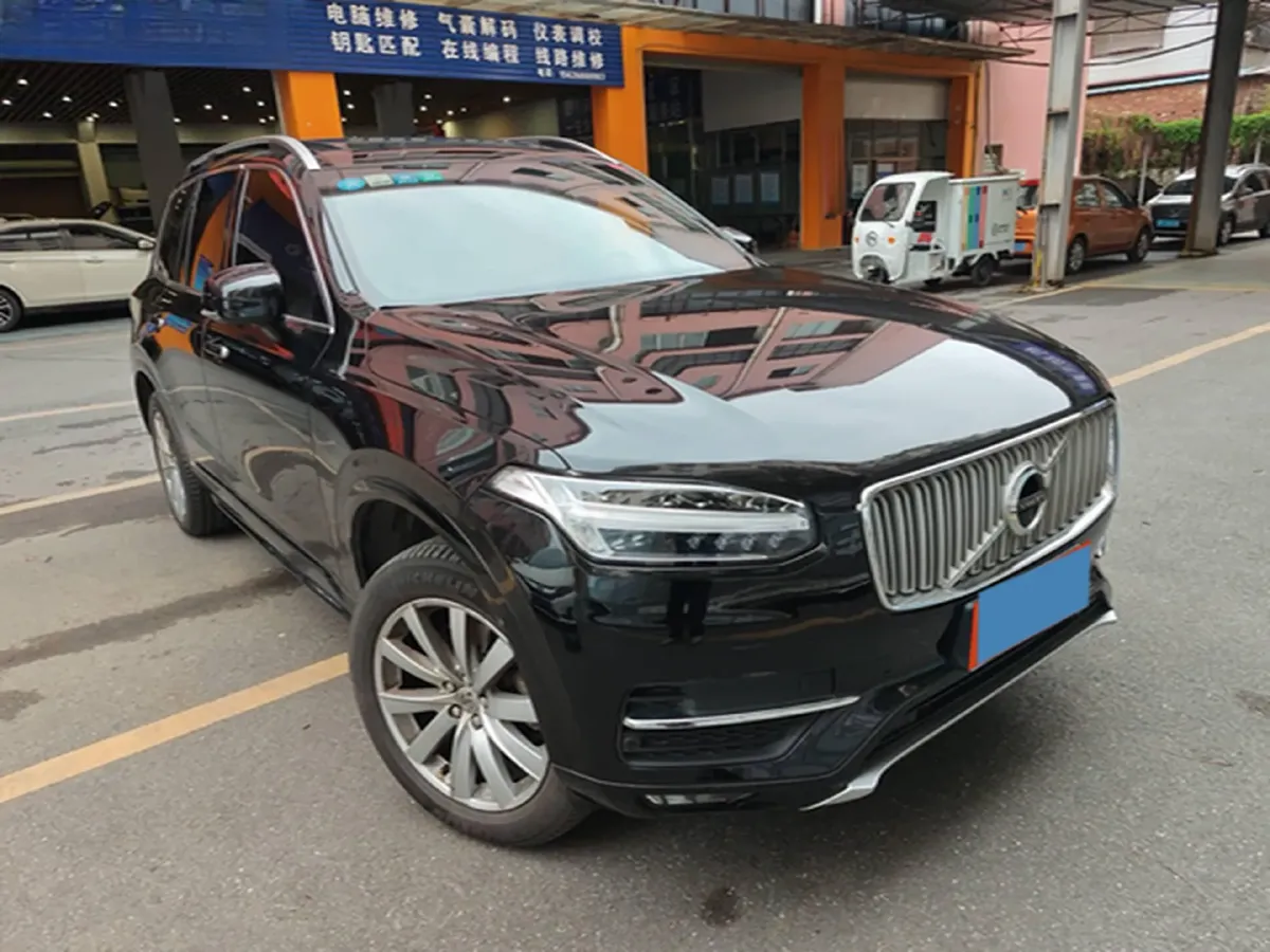 2018 Volvo XC90 2.0T 320HP L4 8AT,autocango,china used car exporter,china ev exporter,chinese used car exporter,chinese used ev exporter