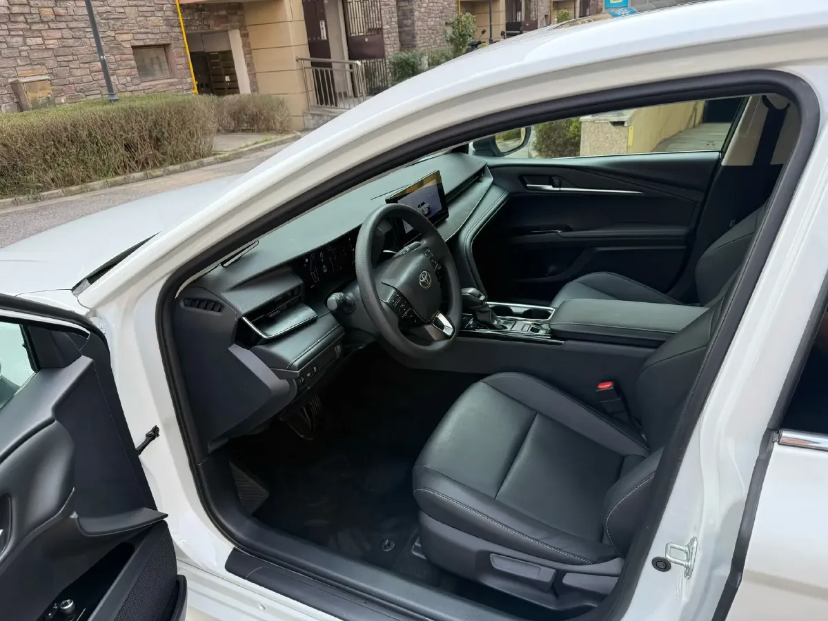 2024 Toyota Camry 2.0L 152HP L4 E-CVT Hybrid,autocango,china used car exporter,china ev exporter,chinese used car exporter,chinese used ev exporter