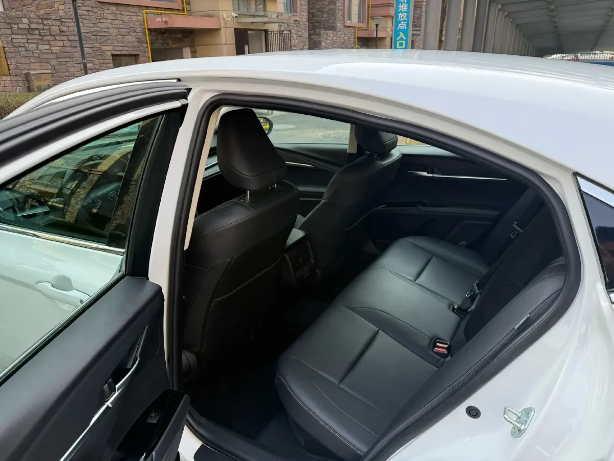 2024 Toyota Camry 2.0L 152HP L4 E-CVT Hybrid,autocango,china used car exporter,china ev exporter,chinese used car exporter,chinese used ev exporter