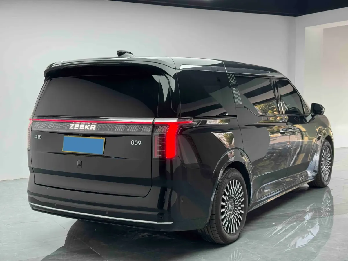 2022 Zeekr 009 BEV 116KWH,autocango,china used car exporter,china ev exporter,chinese used car exporter,chinese used ev exporter