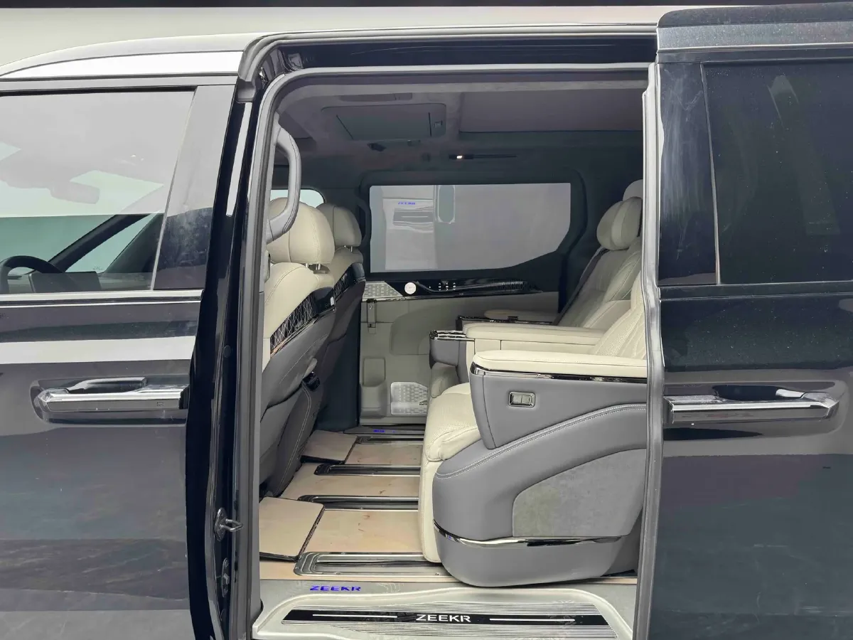 2022 Zeekr 009 BEV 116KWH,autocango,china used car exporter,china ev exporter,chinese used car exporter,chinese used ev exporter