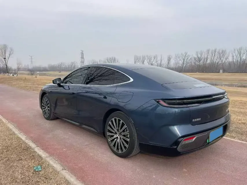 2025 Geely Galaxy Starshine 8 1.5T 163HP L4 3DHT PHEV 27.69KWH,autocango,china used car exporter,china ev exporter,chinese used car exporter,chinese used ev exporter