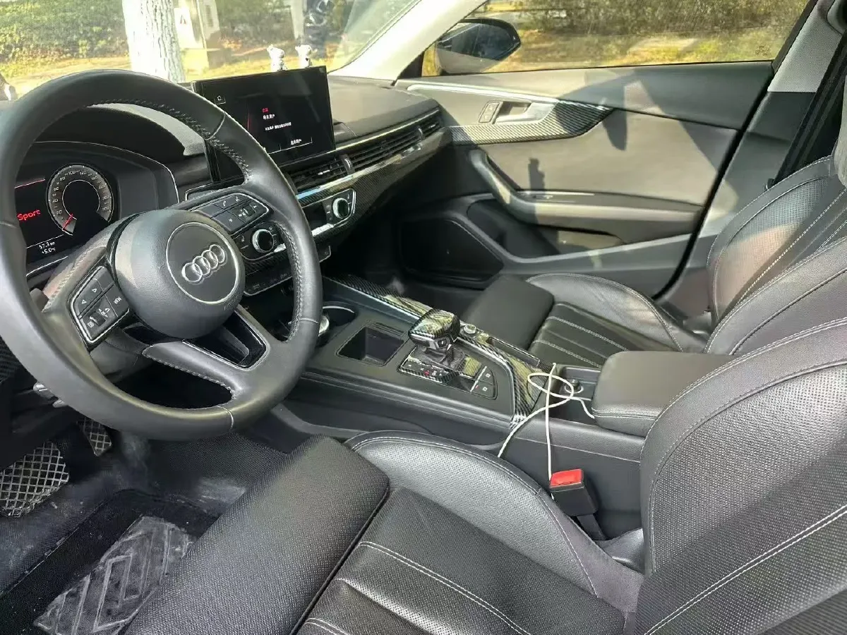 2020 Audi A4L 2.0T 190HP L4 7DCT,autocango,china used car exporter,china ev exporter,chinese used car exporter,chinese used ev exporter