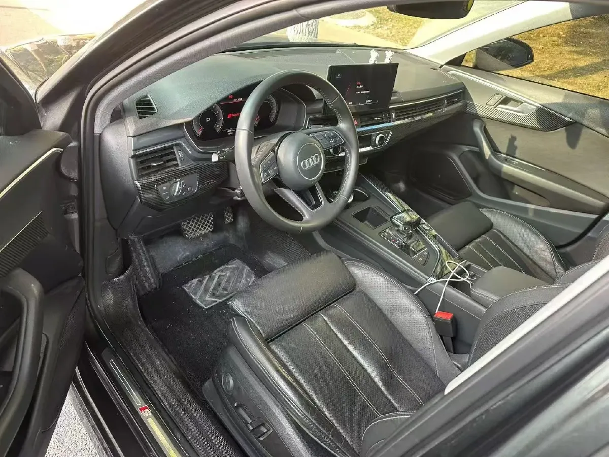 2020 Audi A4L 2.0T 190HP L4 7DCT,autocango,china used car exporter,china ev exporter,chinese used car exporter,chinese used ev exporter