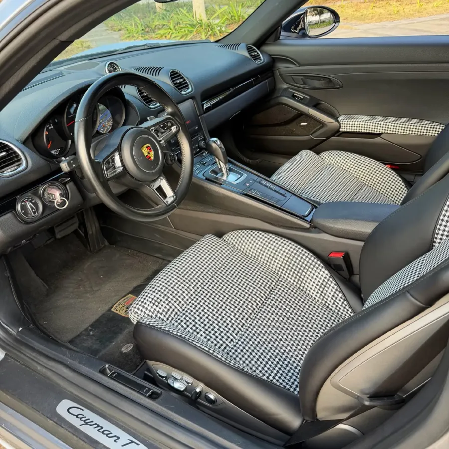 2022 Porsche 718 2.0T 300HP H4 7DCT,autocango,china used car exporter,china ev exporter,chinese used car exporter,chinese used ev exporter