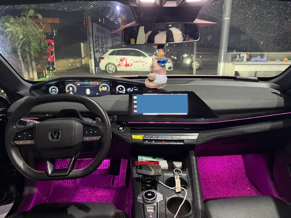 2022 ChangAn UNI-V 1.5T 188HP L4 7DCT,autocango,china used car exporter,china ev exporter,chinese used car exporter,chinese used ev exporter