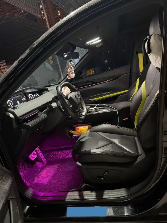 2022 ChangAn UNI-V 1.5T 188HP L4 7DCT,autocango,china used car exporter,china ev exporter,chinese used car exporter,chinese used ev exporter