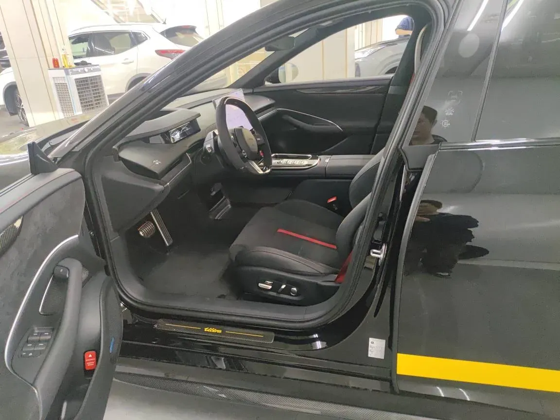 2025 MI SU7 Ultra BEV 93.7KWH,autocango,china used car exporter,china ev exporter,chinese used car exporter,chinese used ev exporter