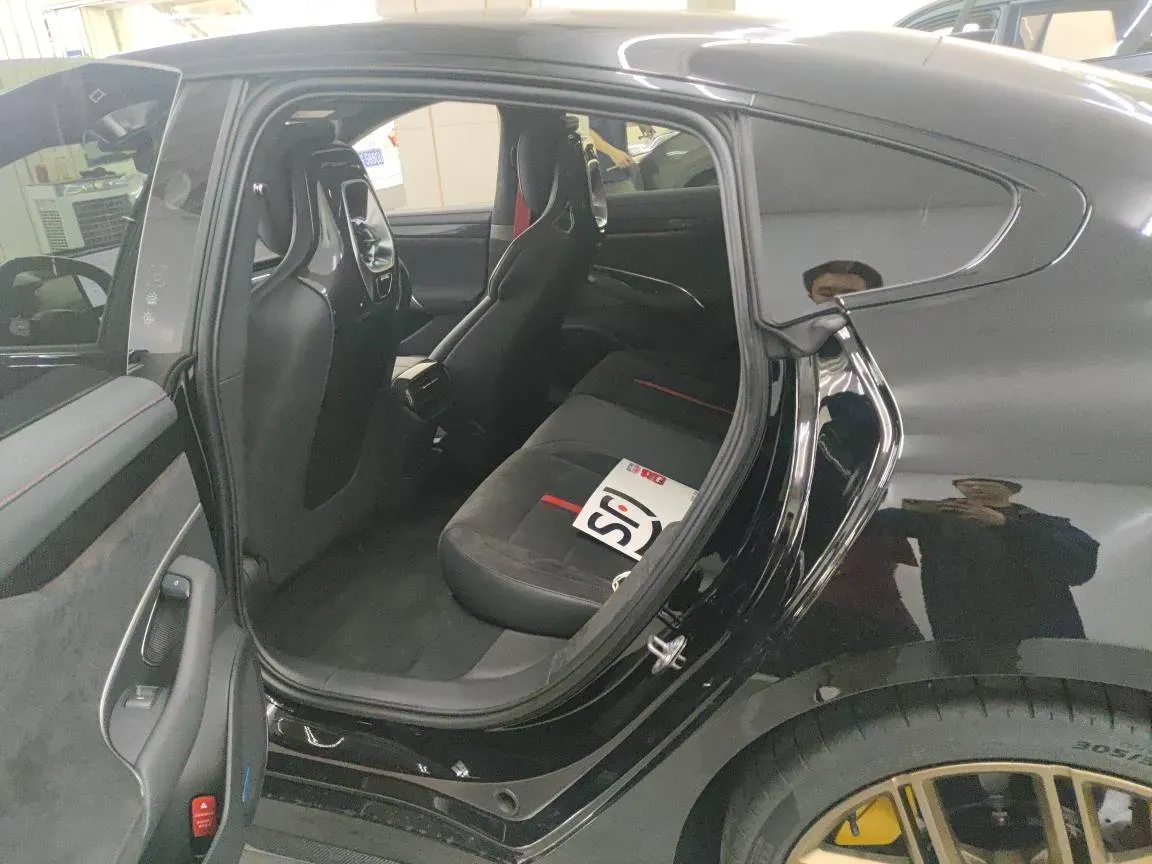 2025 MI SU7 Ultra BEV 93.7KWH,autocango,china used car exporter,china ev exporter,chinese used car exporter,chinese used ev exporter