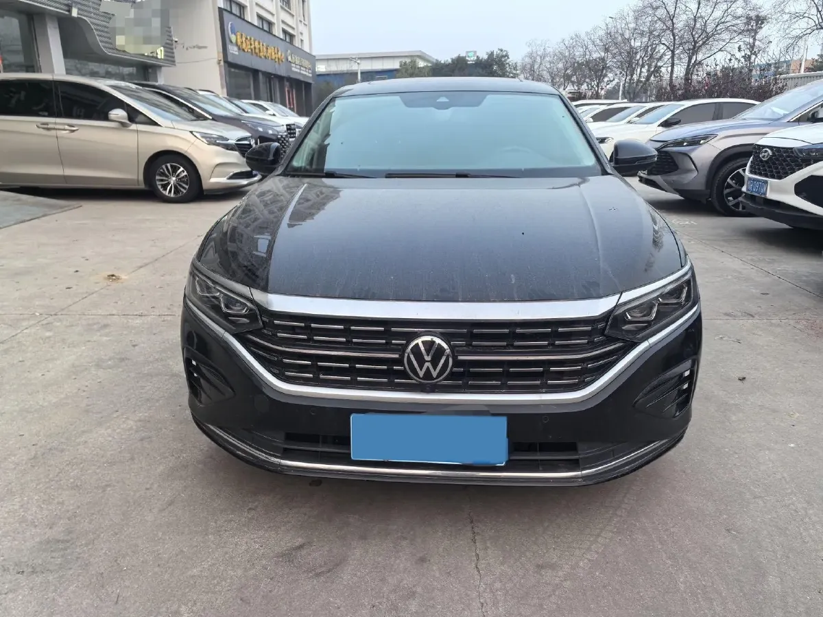 2023 Volkswagen Passat 2.0T 220HP L4 7DCT,autocango,china used car exporter,china ev exporter,chinese used car exporter,chinese used ev exporter