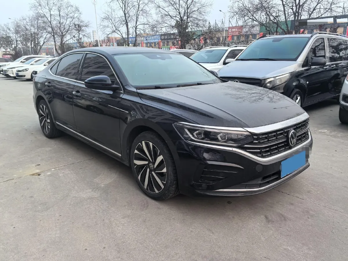2023 Volkswagen Passat 2.0T 220HP L4 7DCT,autocango,china used car exporter,china ev exporter,chinese used car exporter,chinese used ev exporter