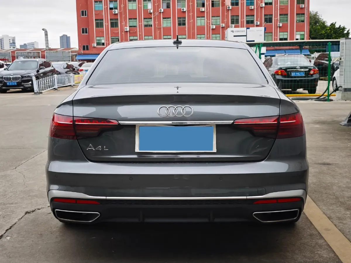 2020 Audi A4L 2.0T 190HP L4 7DCT,autocango,china used car exporter,china ev exporter,chinese used car exporter,chinese used ev exporter