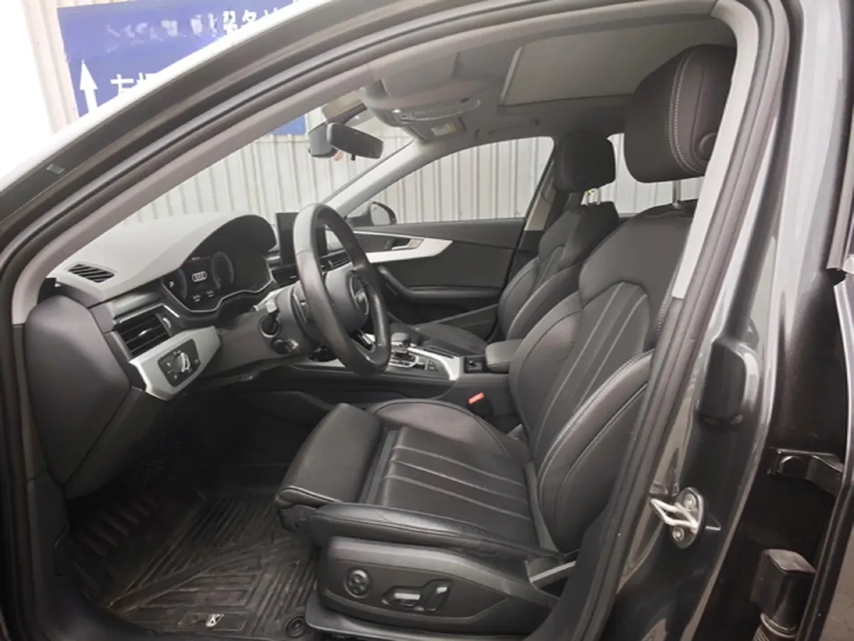 2020 Audi A4L 2.0T 190HP L4 7DCT,autocango,china used car exporter,china ev exporter,chinese used car exporter,chinese used ev exporter