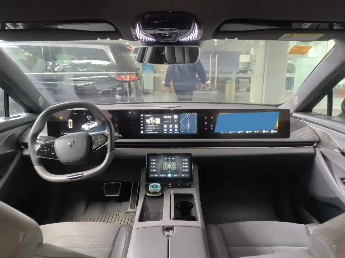 2024 Voyah ZhuiGuang 1.5T 136HP L4 PHEV 43KWH,autocango,china used car exporter,china ev exporter,chinese used car exporter,chinese used ev exporter