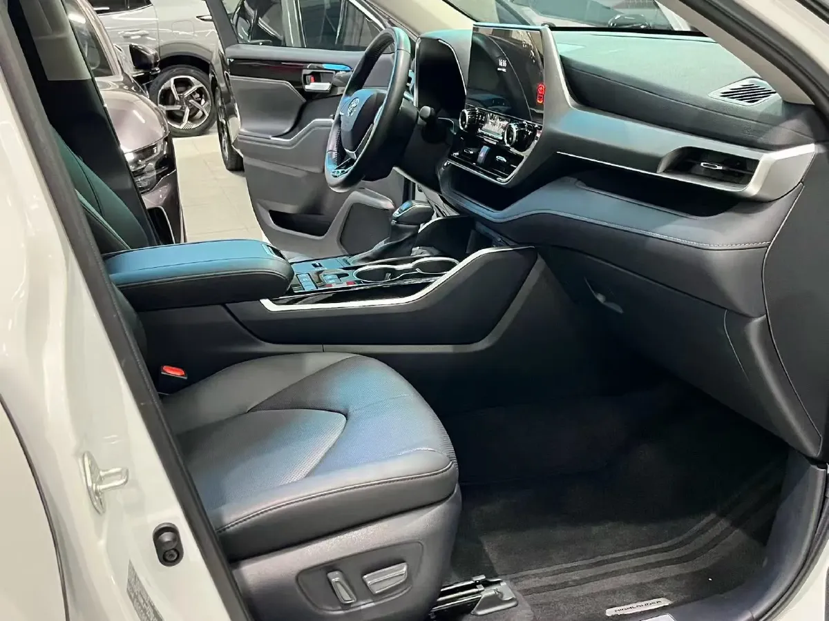 2024 Toyota Highlander 2.5L 189HP L4 E-CVT Hybrid,autocango,china used car exporter,china ev exporter,chinese used car exporter,chinese used ev exporter