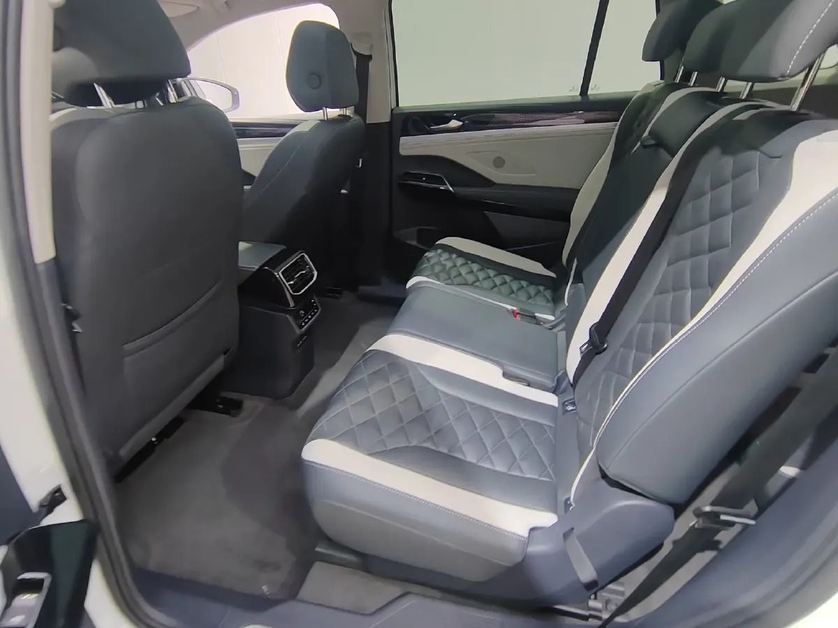 2021 Volkswagen ID.6 Crozz BEV 84.8KWH,autocango,china used car exporter,china ev exporter,chinese used car exporter,chinese used ev exporter